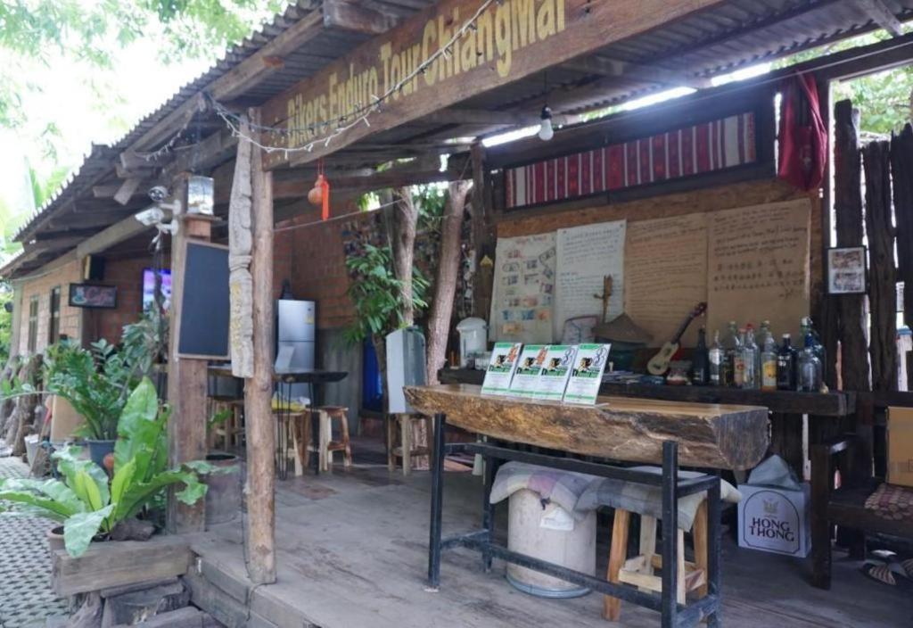 โอโย 1155 ไบเกอร์เฮาส์แอนด์เอนดูโรทัวร์ เชียงใหม่ Hotel ภายนอก รูปภาพ